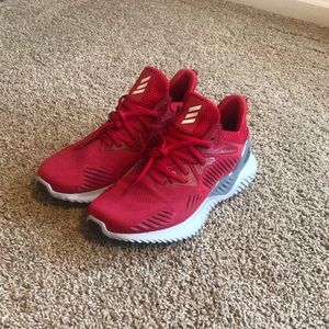 Adidas AlphaBounce Size 9.5.